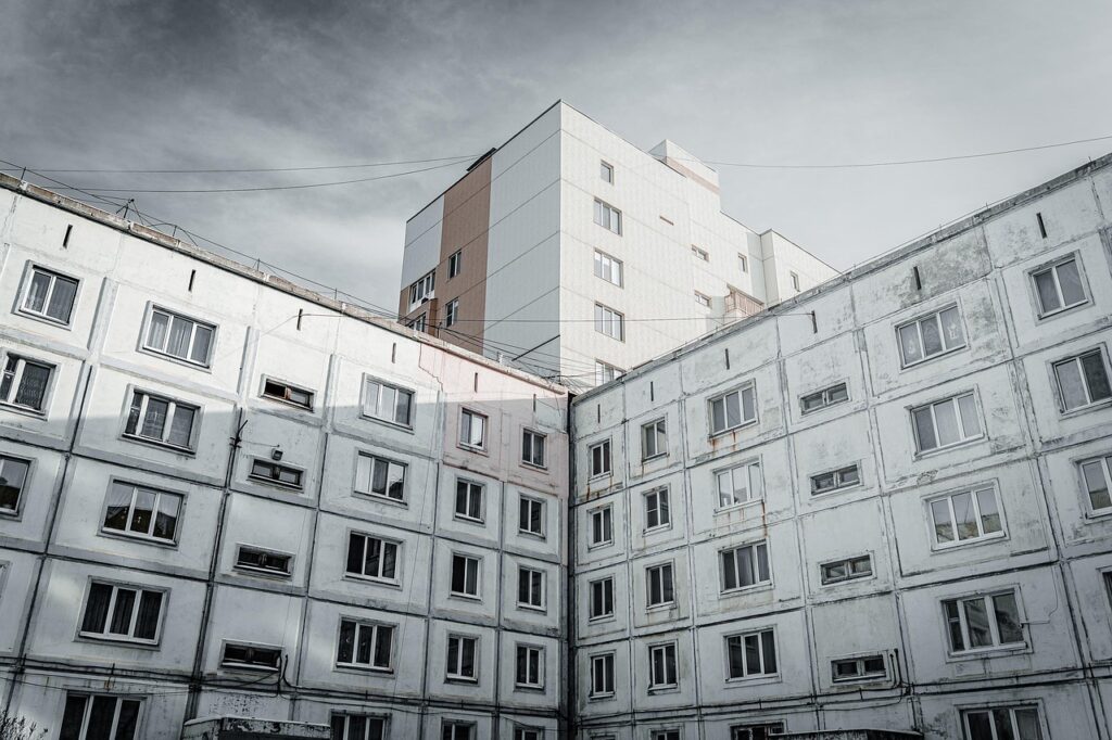 大人ニキビとたるみ、夕方のくすみを改善する方法は？