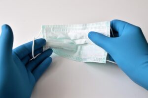 フェイスラインのたるみを改善する美容液はどれが効果的？